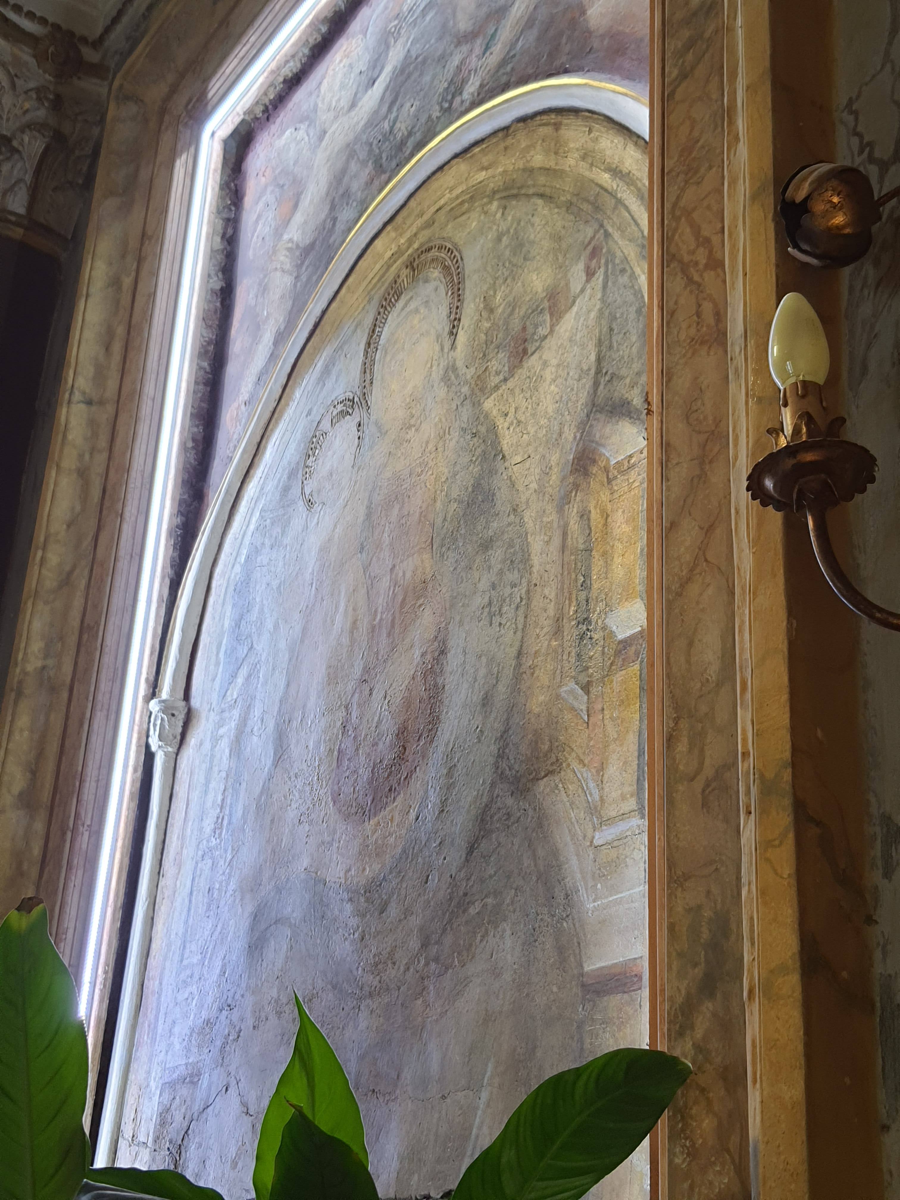 Affresco Santuario Madonna delle Grazie in Anguillara Sabazia Roma. Particolare del fondo oro Studio Alfredo Verdi Demma